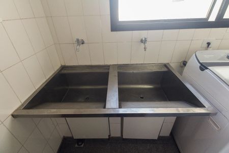 Apartamento para alugar com 244m², 4 quartos e 3 vagas Apartamento para alugar com 244m², 4 quartos e 3 vagasÁrea de Serviço