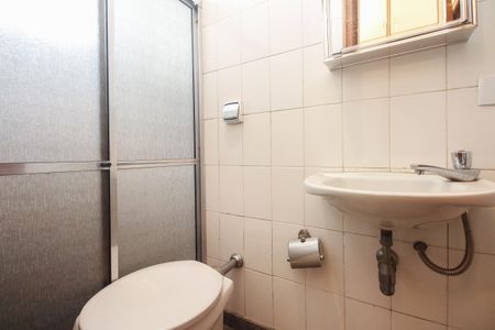 Apartamento para alugar com 244m², 4 quartos e 3 vagas Apartamento para alugar com 244m², 4 quartos e 3 vagas Banheiro de Serviço