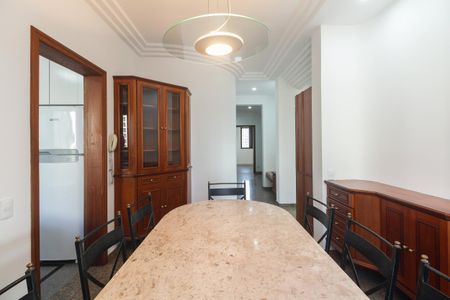 Apartamento para alugar com 244m², 4 quartos e 3 vagas Apartamento para alugar com 244m², 4 quartos e 3 vagasSala de Jantar