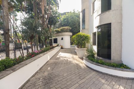 Apartamento para alugar com 244m², 4 quartos e 3 vagas Apartamento para alugar com 244m², 4 quartos e 3 vagasÁrea comum