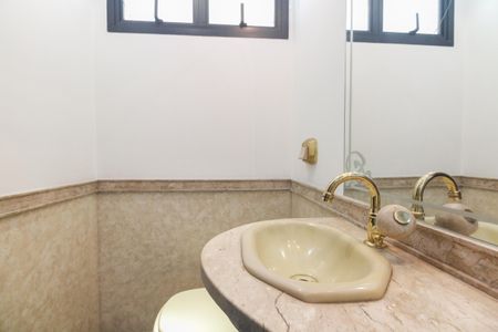 Apartamento para alugar com 244m², 4 quartos e 3 vagas Apartamento para alugar com 244m², 4 quartos e 3 vagasLavabo