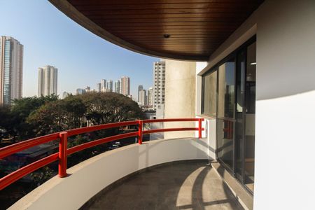 Apartamento para alugar com 244m², 4 quartos e 3 vagas Apartamento para alugar com 244m², 4 quartos e 3 vagasVaranda