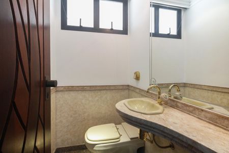 Apartamento para alugar com 244m², 4 quartos e 3 vagas Apartamento para alugar com 244m², 4 quartos e 3 vagasLavabo