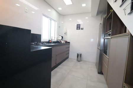 Apartamento à venda com 157m², 2 quartos e 3 vagasCozinha