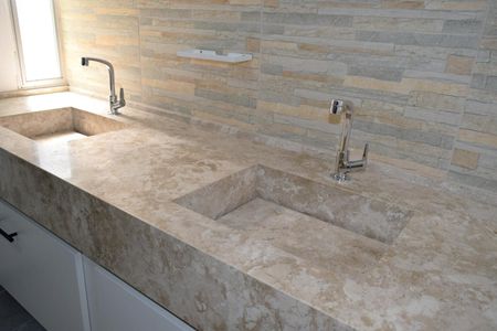 Apartamento à venda com 98m², 2 quartos e sem vagaBanheiro