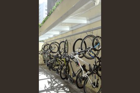 Apartamento à venda com 98m², 2 quartos e sem vagaÁrea comum