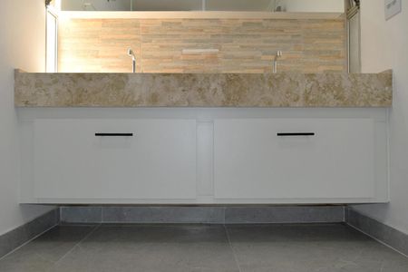 Apartamento à venda com 98m², 2 quartos e sem vagaBanheiro