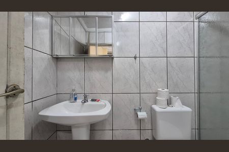 Casa à venda com 250m², 3 quartos e 2 vagas Casa à venda com 250m², 3 quartos e 2 vagasBanheiro de Serviço