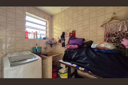 Casa à venda com 250m², 3 quartos e 2 vagas Casa à venda com 250m², 3 quartos e 2 vagasLavanderia