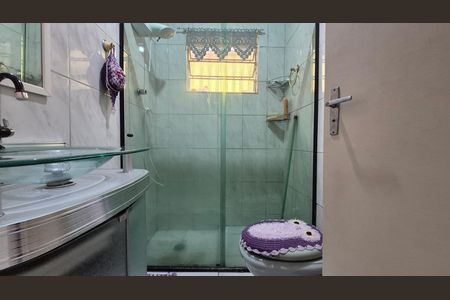 Casa à venda com 250m², 3 quartos e 2 vagas Casa à venda com 250m², 3 quartos e 2 vagasBanheiro Social
