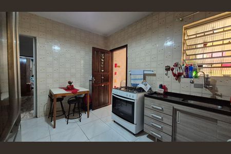 Casa à venda com 250m², 3 quartos e 2 vagas Casa à venda com 250m², 3 quartos e 2 vagasCozinha