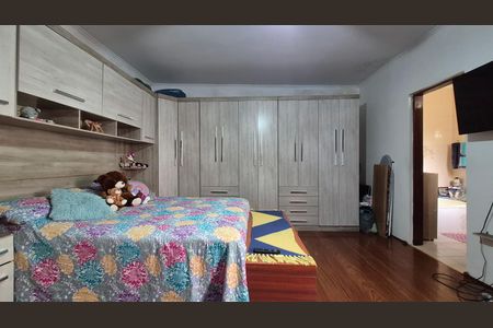 Casa à venda com 250m², 3 quartos e 2 vagas Casa à venda com 250m², 3 quartos e 2 vagasSuíte