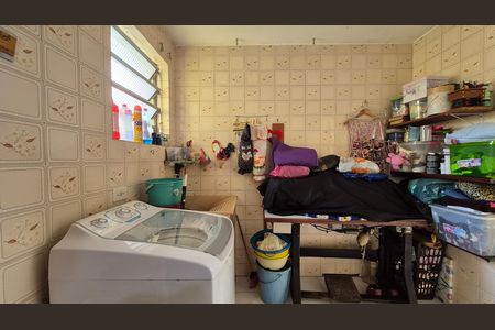 Casa à venda com 250m², 3 quartos e 2 vagas Casa à venda com 250m², 3 quartos e 2 vagasLavanderia