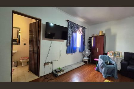 Casa à venda com 250m², 3 quartos e 2 vagas Casa à venda com 250m², 3 quartos e 2 vagasSuíte