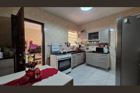 Casa à venda com 250m², 3 quartos e 2 vagas Casa à venda com 250m², 3 quartos e 2 vagasCozinha
