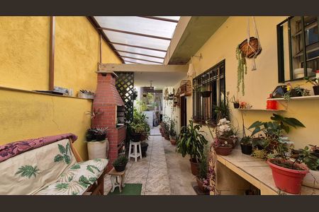 Casa à venda com 250m², 3 quartos e 2 vagas Casa à venda com 250m², 3 quartos e 2 vagasÁrea externa