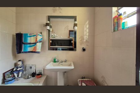 Casa à venda com 250m², 3 quartos e 2 vagas Casa à venda com 250m², 3 quartos e 2 vagasBanheiro da suíte