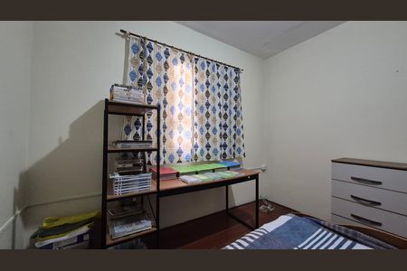 Casa à venda com 250m², 3 quartos e 2 vagas Casa à venda com 250m², 3 quartos e 2 vagasQuarto