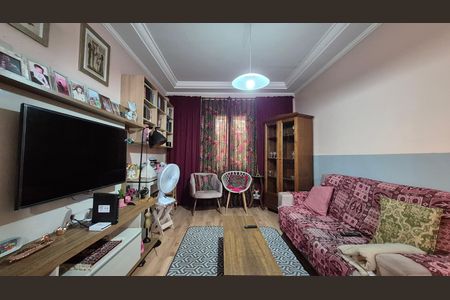 Casa à venda com 250m², 3 quartos e 2 vagas Casa à venda com 250m², 3 quartos e 2 vagasSala