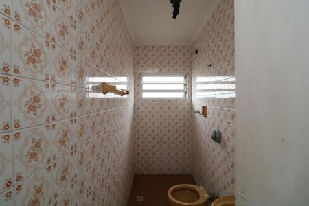 Casa para alugar com 400m², 3 quartos e 4 vagasBanheiro da Suíte