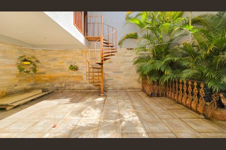 Casa à venda com 200m², 3 quartos e 2 vagasÁrea Externa