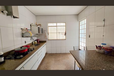 Casa à venda com 200m², 3 quartos e 2 vagasCozinha