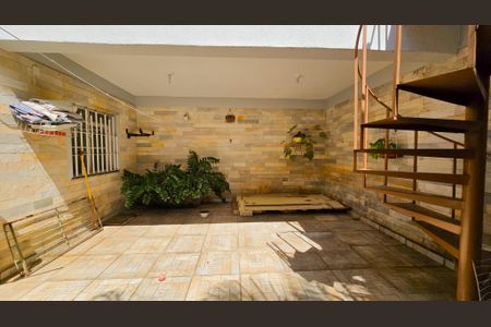 Casa à venda com 200m², 3 quartos e 2 vagasÁrea Externa