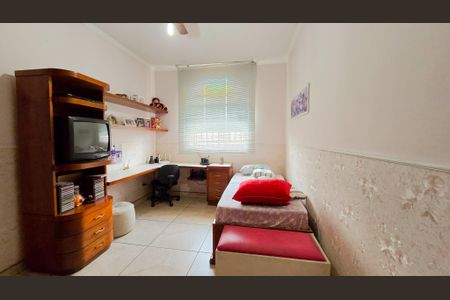 Casa à venda com 200m², 3 quartos e 2 vagasQuarto 2