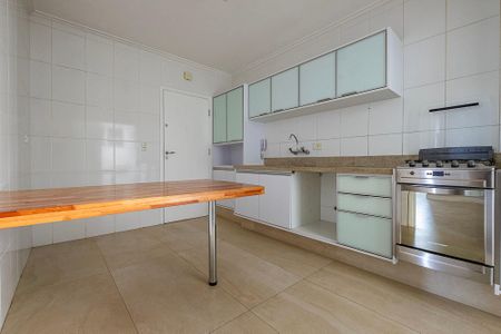 Apartamento para alugar com 132m², 3 quartos e 2 vagasCozinha