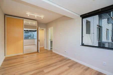 Apartamento à venda com 3 quartos, 176m² em Boa Vista, Porto Alegre
