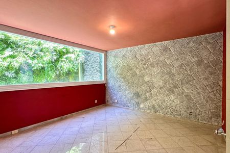 Casa à venda com 500m², 3 quartos e 2 vagasSala