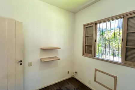 Casa à venda com 500m², 3 quartos e 2 vagasSuíte