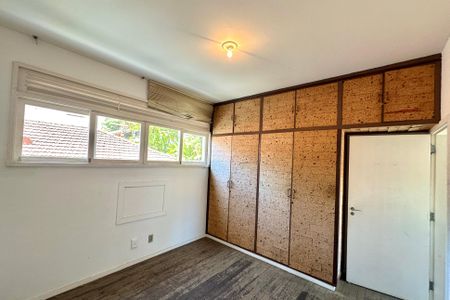 Casa à venda com 500m², 3 quartos e 2 vagasQuarto 4