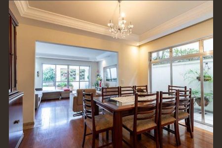 Casa à venda com 4 quartos, 363m² em Granja Julieta, São Paulo