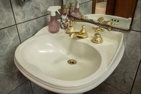 Apartamento à venda com 399m², 4 quartos e 7 vagasBanheiro da Suíte 2