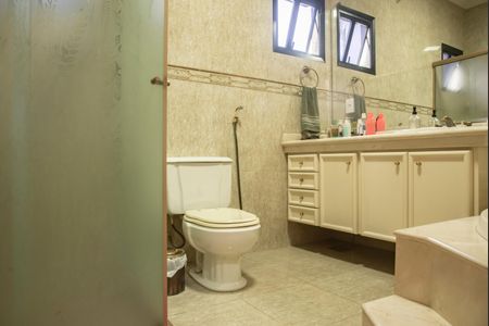 Apartamento à venda com 399m², 4 quartos e 7 vagasBanheiro da Suíte 3