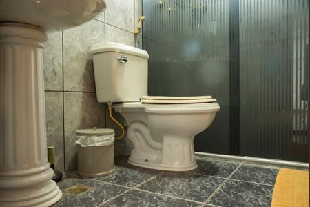 Apartamento à venda com 399m², 4 quartos e 7 vagasBanheiro da Suíte 2