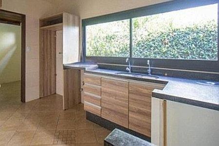 Casa à venda com 600m², 3 quartos e 6 vagas
