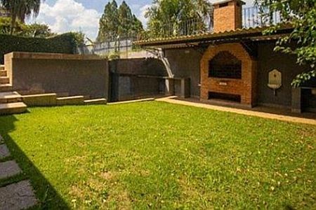 Casa à venda com 600m², 3 quartos e 6 vagas