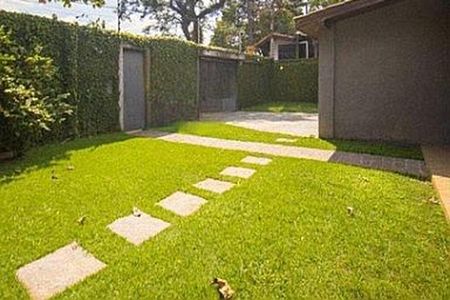 Casa à venda com 600m², 3 quartos e 6 vagas