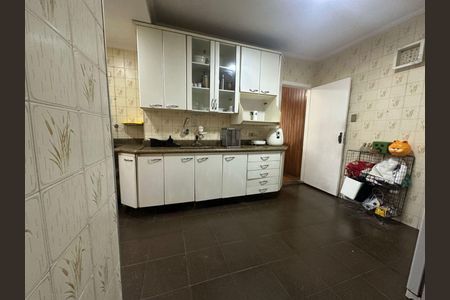 Casa à venda com 3 quartos, 140m² em Vila Carrão, São Paulo
