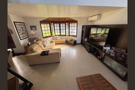 Casa à venda com 4 quartos, 451m² em Badu, Niterói
