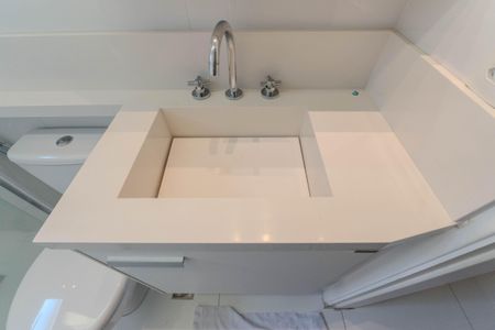 Apartamento à venda com 59m², 2 quartos e 1 vaga Apartamento à venda com 59m², 2 quartos e 1 vagaBanheiro