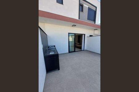 Casa à venda com 87m², 2 quartos e 2 vagas