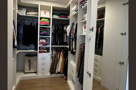 Apartamento à venda com 88m², 2 quartos e 2 vagas Apartamento à venda com 88m², 2 quartos e 2 vagasCloset da suíte