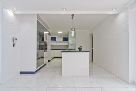 Casa à venda com 340m², 4 quartos e 4 vagasCozinha