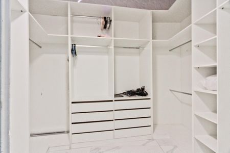 Casa à venda com 340m², 4 quartos e 4 vagasCloset da suíte