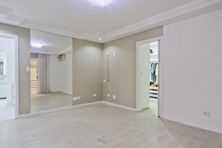 Casa à venda com 340m², 4 quartos e 4 vagasSuíte
