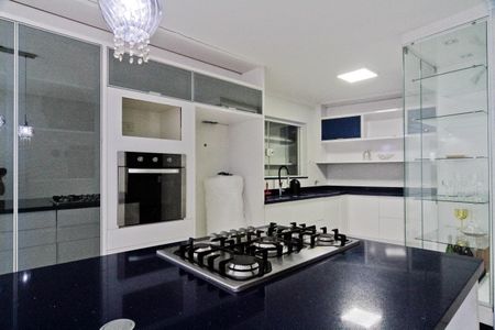 Casa à venda com 340m², 4 quartos e 4 vagasCozinha