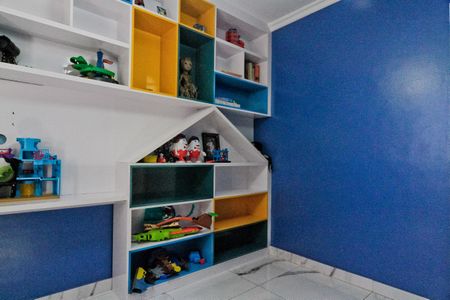 Casa à venda com 340m², 4 quartos e 4 vagasQuarto de Serviço